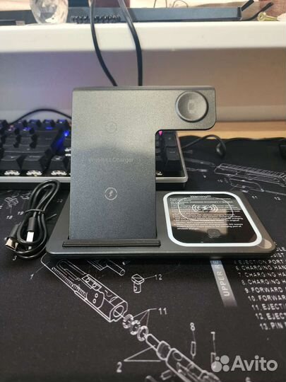 Беспроводное зарядное устройство 3 в 1