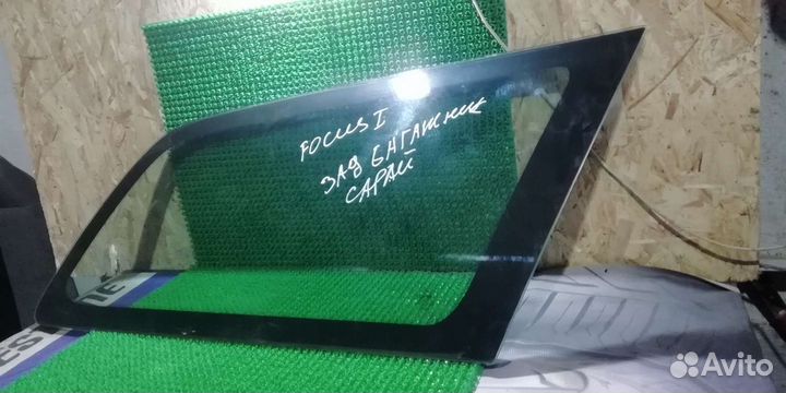 Форточка праая Форд Фокус1