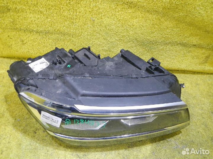 Фара правая Volkswagen Tiguan