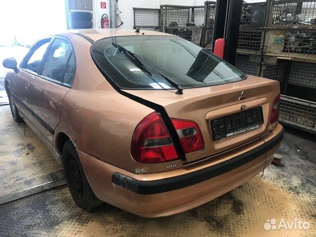 Разбор на запчасти Mitsubishi Carisma