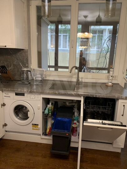 3-к. апартаменты, 106 м², 1/2 эт.