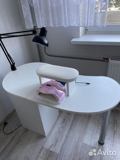 Маникюрный стол складной