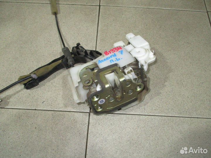 Замок двери передней левой Honda Accord 7