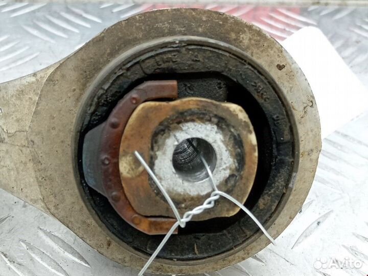 Рычаг передний левый Volkswagen Passat B5 1999