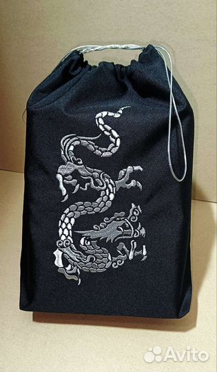 Мешочек для подарка в вышивкой дракона