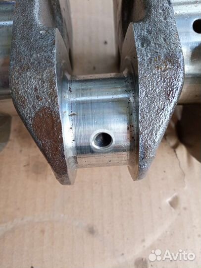 Коленвал двигателя TD 23/25/27