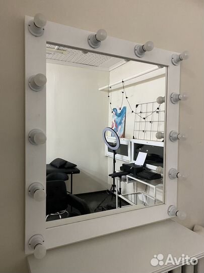 Зеркало с лампочками