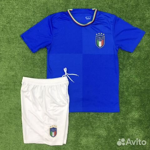 Футбольная форма сборной Италии 2022/23