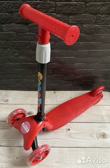 Самокат детский трехколесный новый