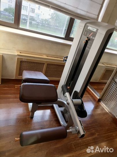 Силовой тренажер Precor сгибание ног