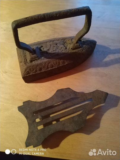 Утюг старинный