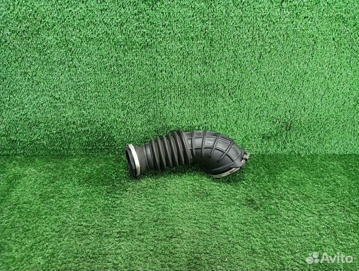 Патрубок воздушного фильтра Audi Q5 8R