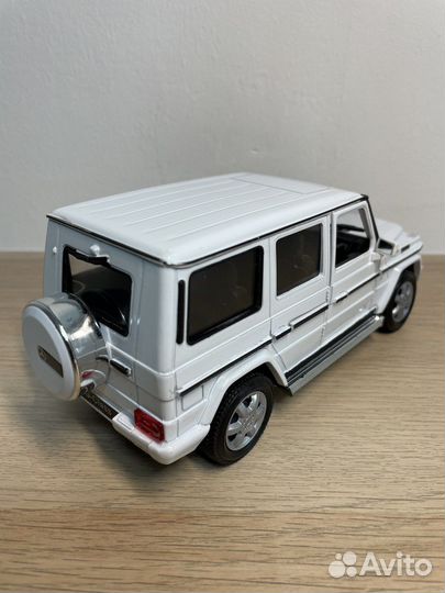 Mercedes G-Class гелентваген 1:24 модель Welly