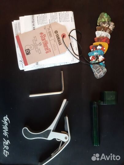 Гитара Yamaha FG800 + чехол + аксессуары