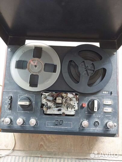 Катушечный магнитофон