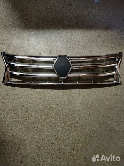 Хром решётки радиатора Рено Дастер