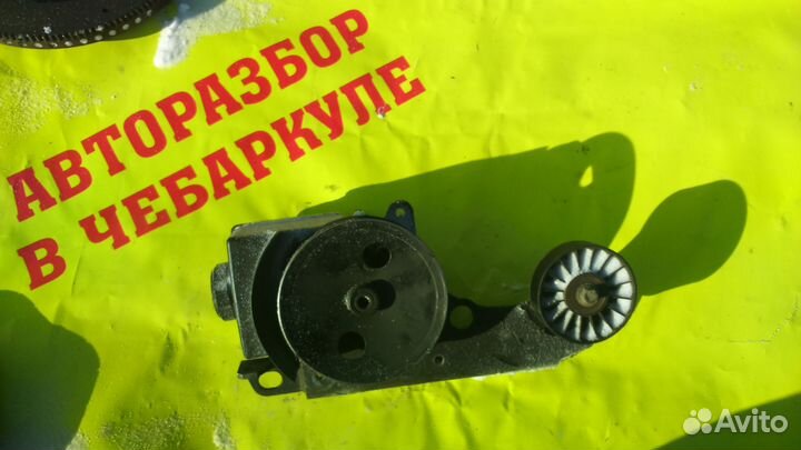 6842019 натяжитель ремня Volvo 850