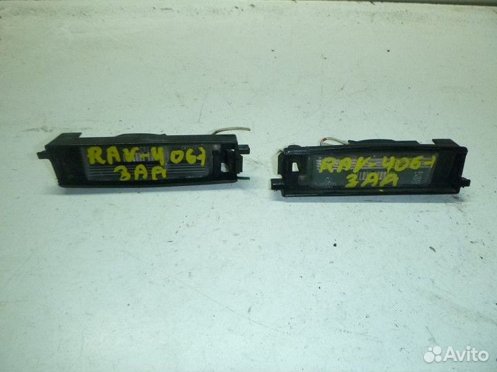 Плафон освещения номера toyota RAV 4 2006