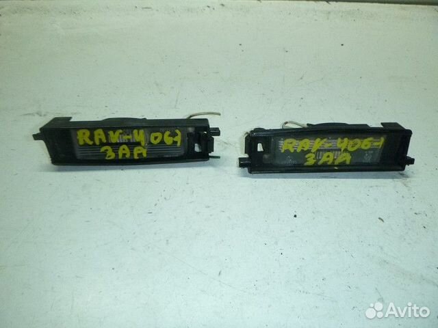 Плафон освещения номера toyota RAV 4 2006