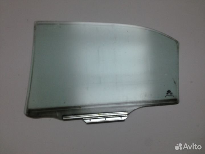 Стекло задней правой двери на бид Ф3