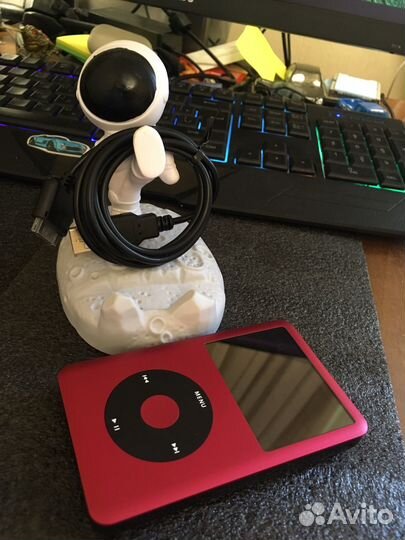 iPod classic red 512 gb/ 3000mAh
