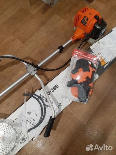 Триммер-кусторез бензомоторный