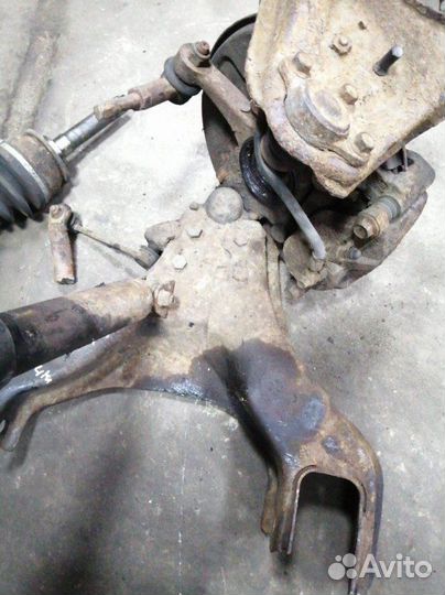 Рычаг подвески передний левый Opel Frontera