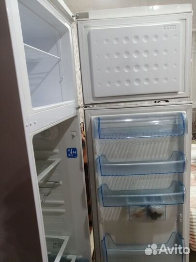 Холодильник, требующий ремонт или на запчасти