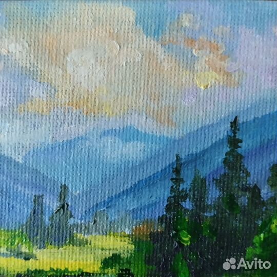 Маленькая картина маслом Горный Алтай на мольберте