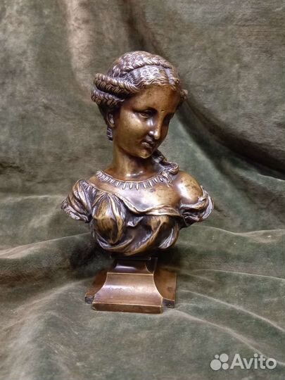 Старинный бронзовый бюст в античном стиле. 19 век