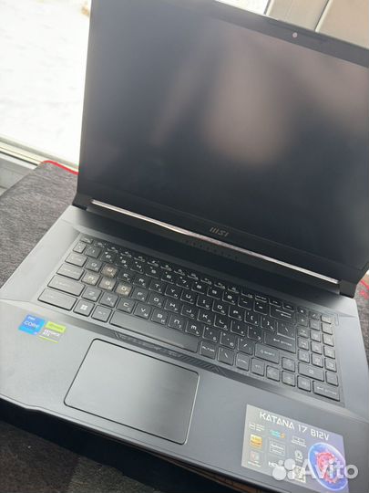 Ноутбук msi katana 17 b12v