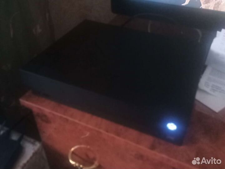 Обмен) Xbox one x с 2 геймпадами и игрой