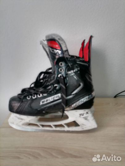 Коньки хоккейные