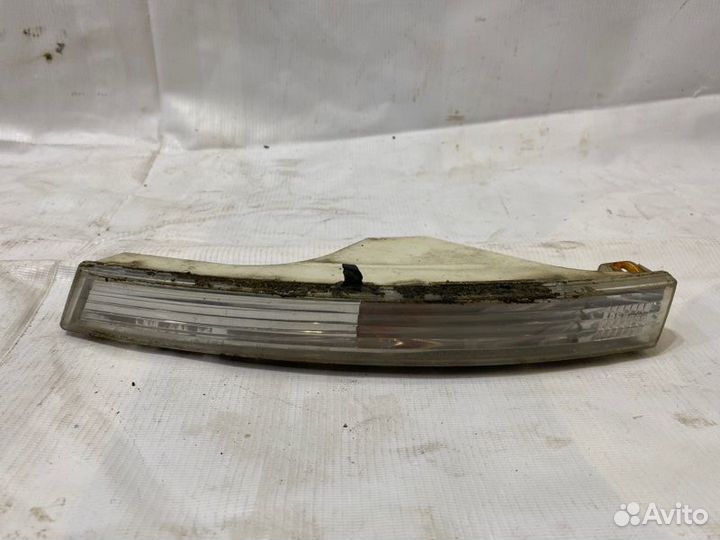 Указатель поворота в бампер левый белый Volkswagen