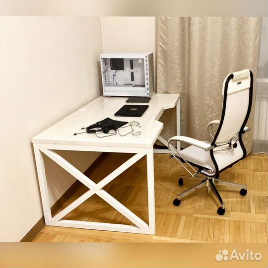 Компьютерный стол белый, большой компьютерный стол