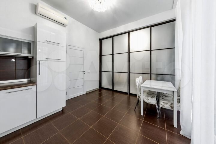 2-к. квартира, 72 м², 1/4 эт.