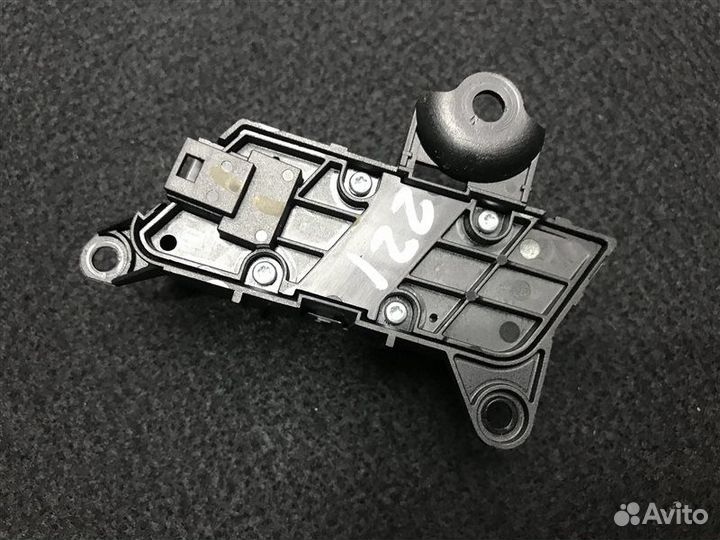 Кнопка центрального замка передняя правая