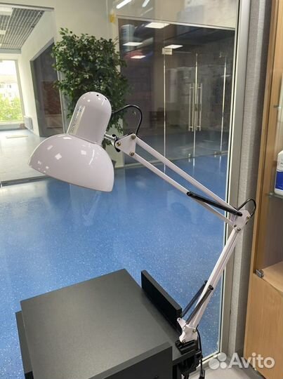 Лампа настольная