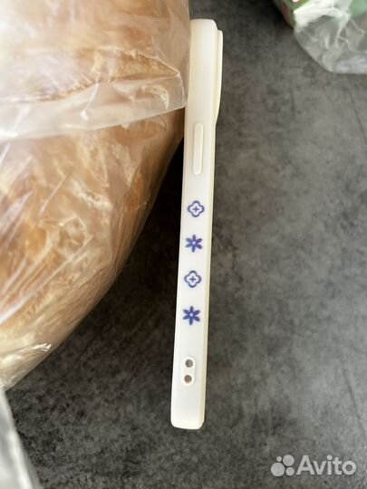 Чехол на iPhone 14