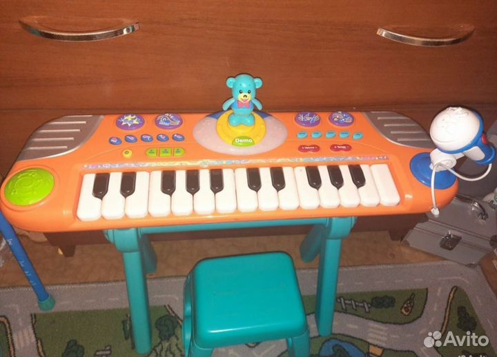 Музыкальные игрушки (пианино)