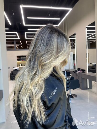 Модель на окрашивание/камуфляж седины