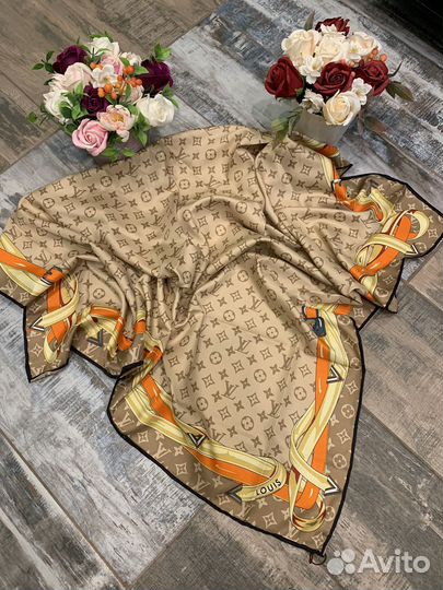 Шелковый платок Louis vuitton бежевый