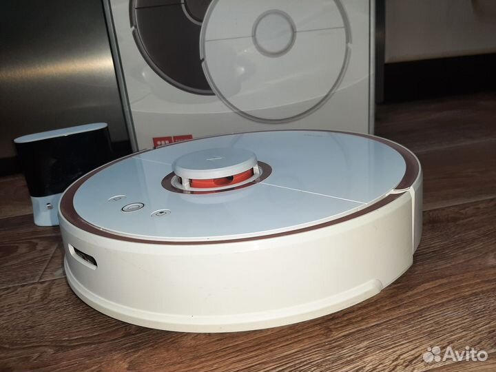 Продам робот пылесос Roborock s5 max