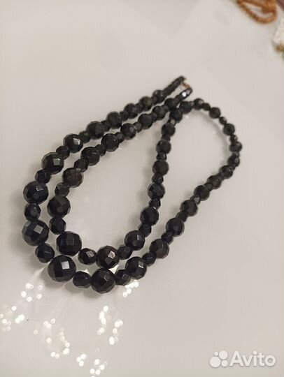Бусы из чёрного обсидиана