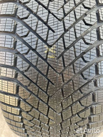 Pirelli Scorpion Winter 2 315/35 R22 111V
