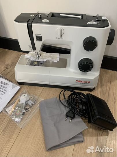 Швейная машина Necchi Q132A