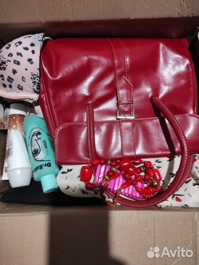 Коробка разных вещей для девушки