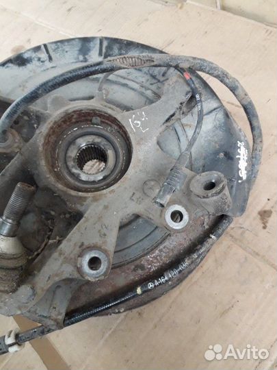 Кулак задний левый Mercedes-Benz Ml W164