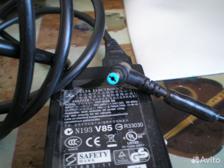 Блок питания- зарядное устр. ноутбука 19v, 4,74а