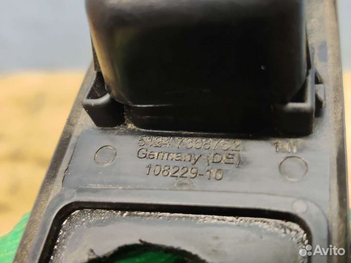 Кнопка открывания багажника BMW F30